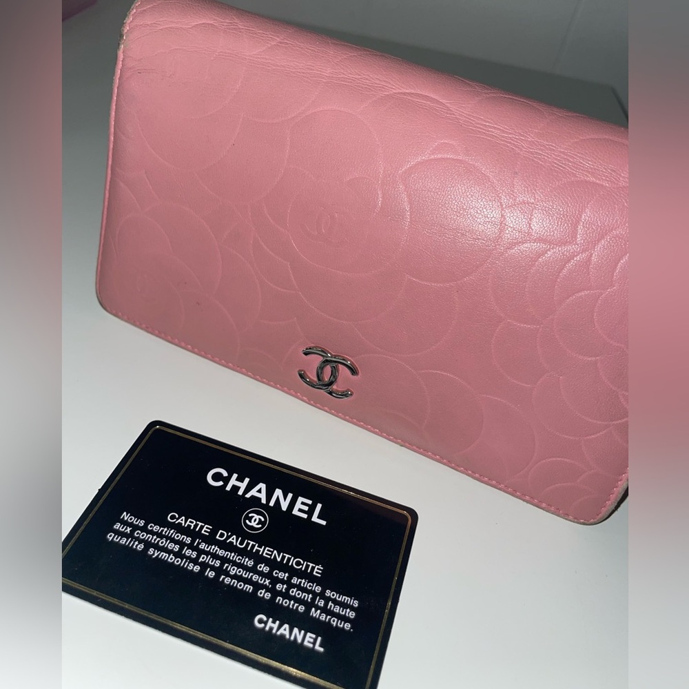 💖Chanel pink camellia wallet on chain with COA💖
